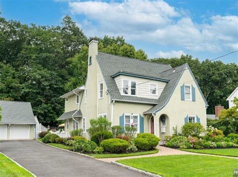 Oradell nj homes for sale - College students and other young American adults must decide whether they want to live at home or live on their own in an apartment. At first glance, living at home might appear to...